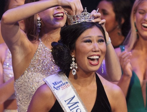 Nhan sắc 7 hoa hậu bị chê 'xấu ở mức 5 sao'