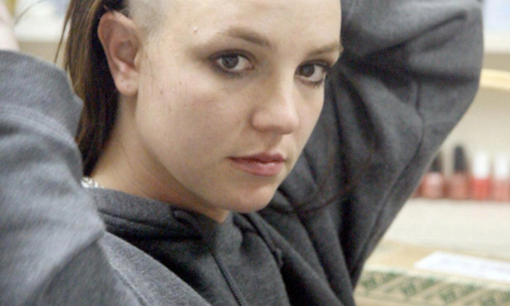 Ai là người khiến Britney Spears sụp đổ?