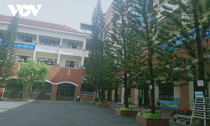 Tạm đình chỉ cô giáo đánh học sinh lớp 2 bầm mông