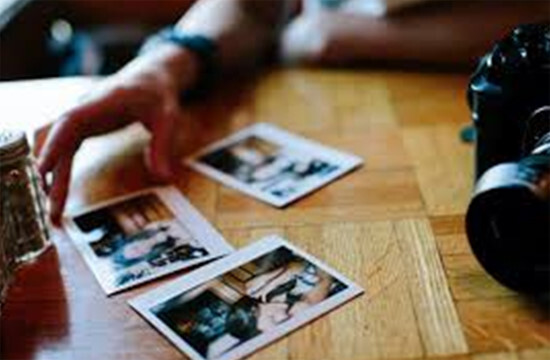 Liên tục bị tống tiền sau khi cho bạn trai quen trên mạng xem ảnh khỏa thân