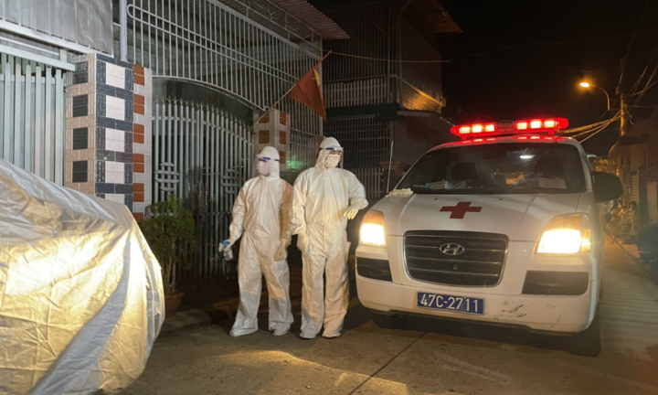 Ảnh: Đắk Lắk phong toả con hẻm có ca nghi mắc COVID-19 