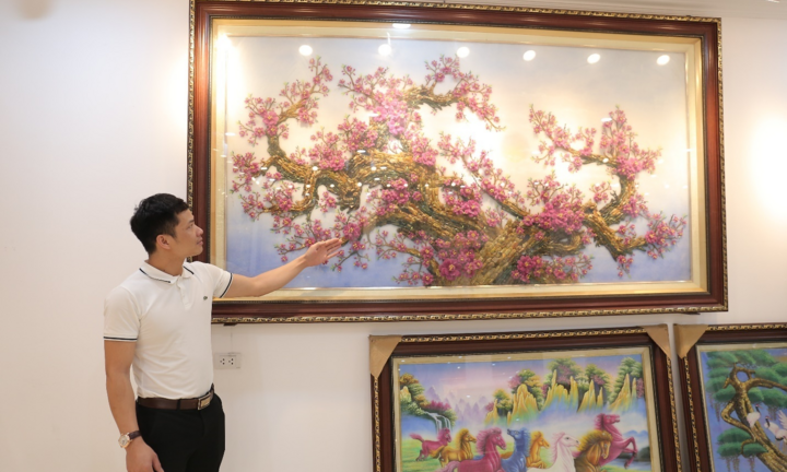 Lý giải sức hút của tranh đá quý Phúc Vượng