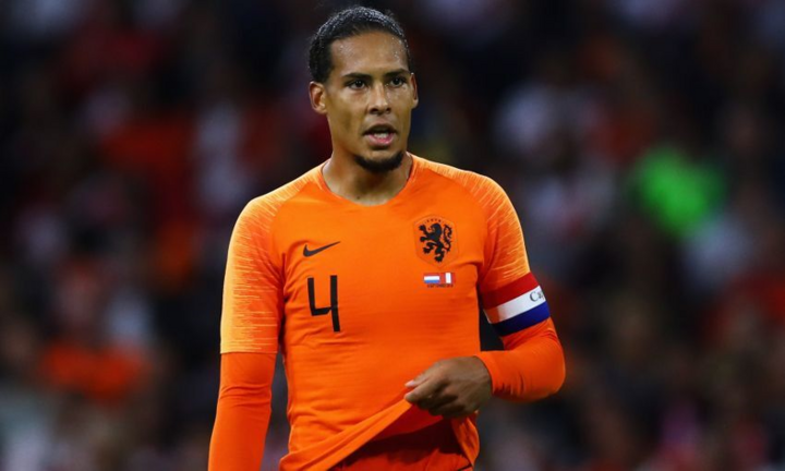 Van Dijk chia tay EURO 2020