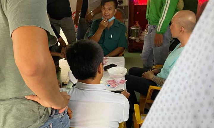 Khởi tố Phó ban chỉ huy quân sự phường ở TP.HCM tham gia đánh bạc