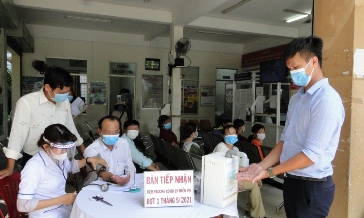 Tiền Giang xác minh tin tiêm vaccine COVID-19 miễn phí sai đối tượng 