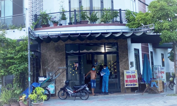 Chủ quán mỳ Quảng dương tính SARS-CoV-2, Đà Nẵng khẩn tìm người liên quan