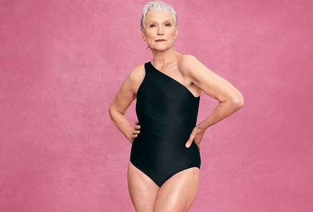 Ảnh: Mẹ tỷ phú Elon Musk làm người mẫu quảng cáo đồ bơi