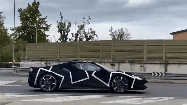 Lộ diện siêu xe Ferrari Hybrid V6 chạy thử trên đường