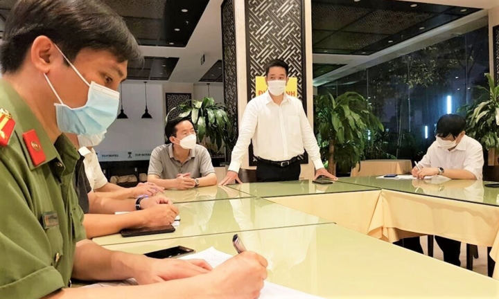 Phê bình chủ khách sạn thông báo thu 'phí cho cơ quan chức năng chống dịch'