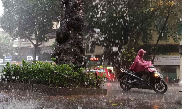 Thời tiết ngày 14/8: Bắc Bộ tiếp tục mưa dông diện rộng