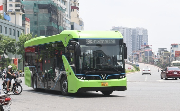 Ảnh: Xe buýt điện thông minh VinBus chạy thử tuyến nội đô Hà Nội