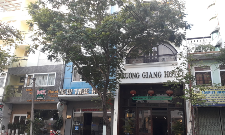 Ảnh: Nhà hàng, khách sạn ở cố đô Huế 'vắng như chùa Bà Đanh' vì COVID-19