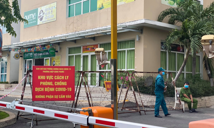 Ảnh: Chung cư Sunview Town tại TP.HCM sau lệnh phong tỏa vì ca nghi mắc COVID-19