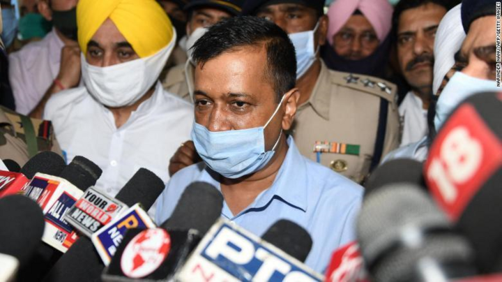 Chính trị gia Ấn Độ bịa ra ‘biến thể COVID-19 Singapore’ bị kỷ luật