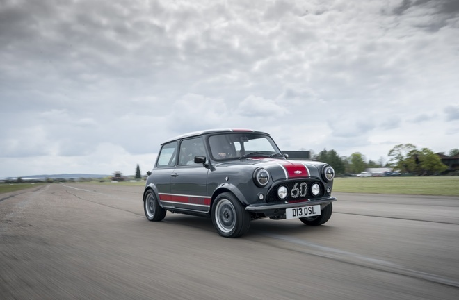 Mini Oselli Edition - xe cổ được phục chế giá hơn 100.000 USD