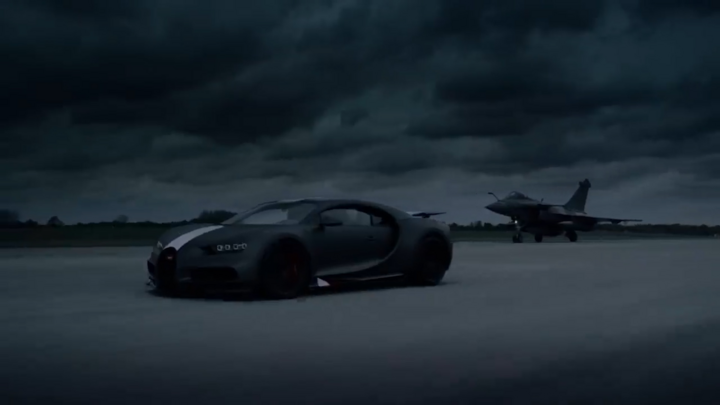Video: Siêu xe Bugatti Chiron chạy đua với máy bay phản lực Rafale Marine