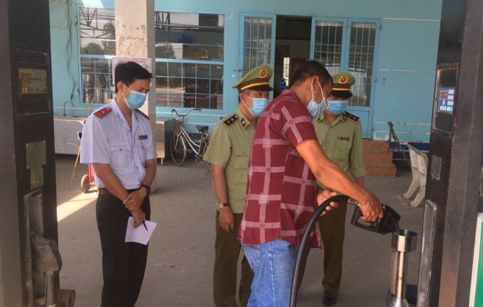 Phát hiện 12.000 lít xăng dầu kém chất lượng, phạt doanh nghiệp 620 triệu đồng