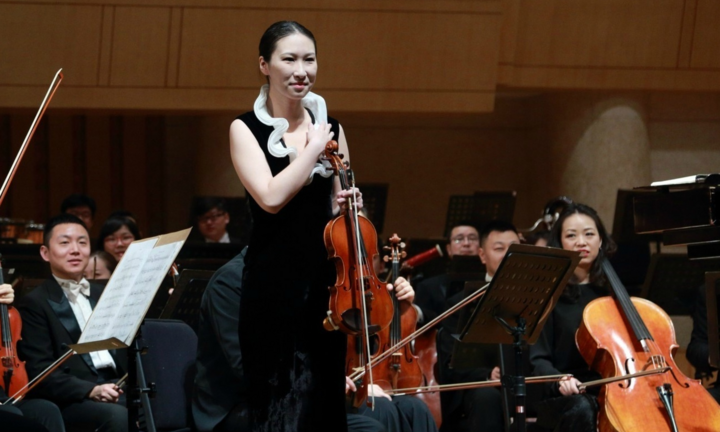 Nữ nghệ sĩ violin nổi tiếng Trung Quốc tự tử