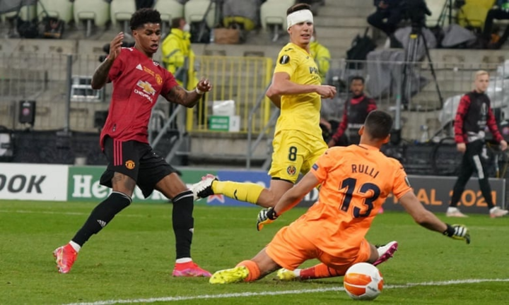 Thua Villarreal, Man Utd bị chê yếu hơn Man City, Liverpool