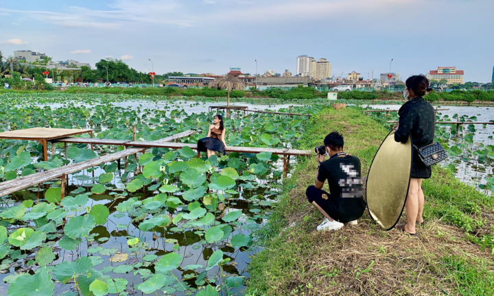 Dịch vụ ăn theo hồ sen nổi tiếng nhất Hà Nội 'chết trôi' vì COVID-19