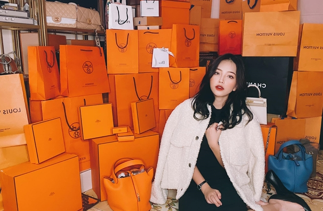 Vết trượt của hot girl 10x hàng hiệu