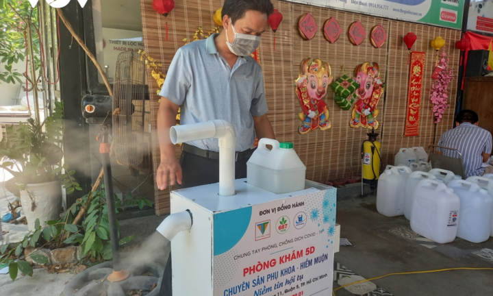 Bệnh nhân từng mắc COVID-19 chế tạo máy khử khuẩn phòng chống dịch