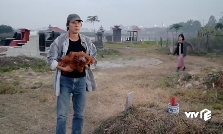 ‘Hương vị tình thân’ tập 32: Có kẻ giết chó của Nam để dằn mặt ông Sinh