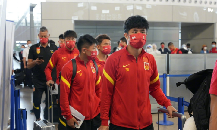 Tuyển Trung Quốc bao trọn cả khách sạn khi tới UAE