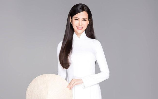 Hoa hậu Thu Thuỷ được đưa đi cấp cứu trong tình trạng đã ngừng tim