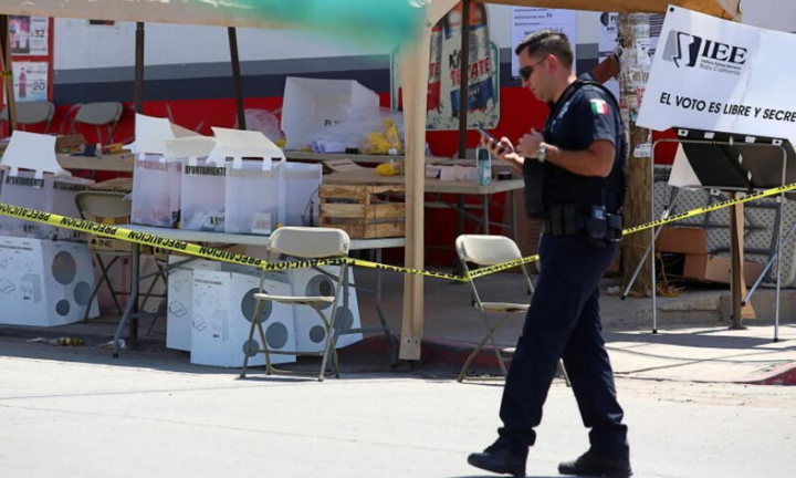 Người đàn ông ném đầu người vào điểm bỏ phiếu ở Mexico