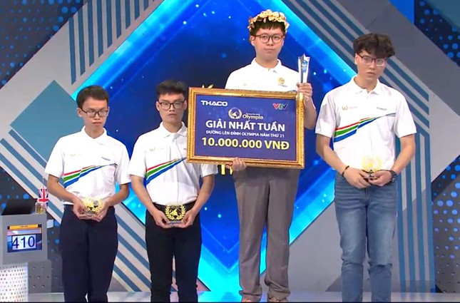 'Chàng trai vàng' Toán học phá kỷ lục 21 năm Đường lên đỉnh Olympia
