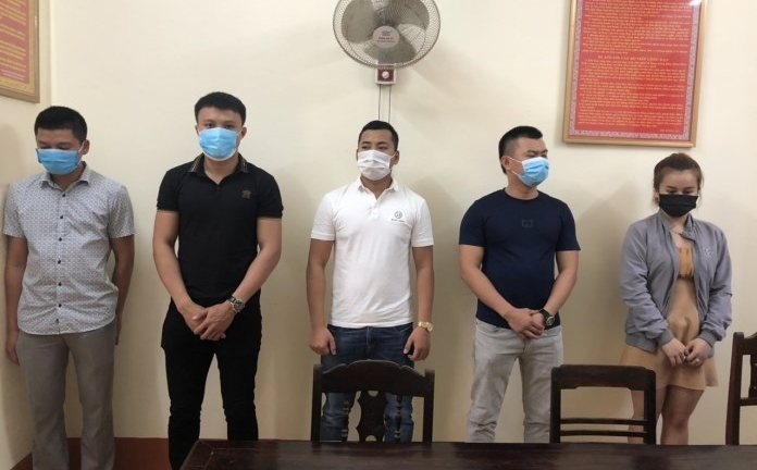 Khởi tố nhóm thanh niên thuê khách sạn 'bay lắc' giữa mùa dịch COVID-19