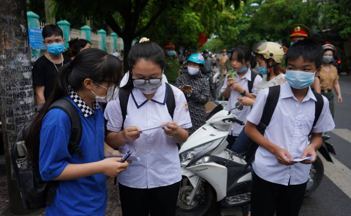 Thi lớp 10 ở Hải Phòng: Thí sinh F2 đến điểm thi riêng bằng xe chuyên dụng