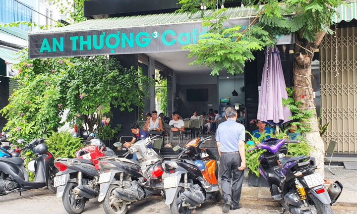 Hàng quán tấp nập, phố xá nhộn nhịp trong ngày đầu Đà Nẵng nới lỏng giãn cách