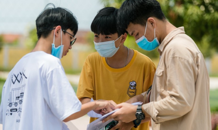 Đề chuyên Văn lớp 10 ở Khánh Hòa: 'Đừng biến học sinh 15 tuổi thành nhà lý luận'