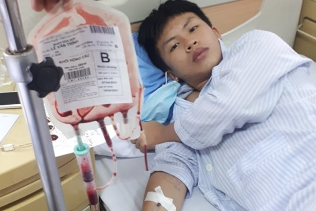 Xót thương thiếu niên 17 tuổi bị suy tủy xương nặng không có tiền chữa bệnh