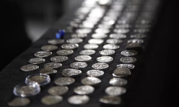 Phát hiện trăm đồng bạc quý dùng để cứu Paris hơn 1.000 năm trước 