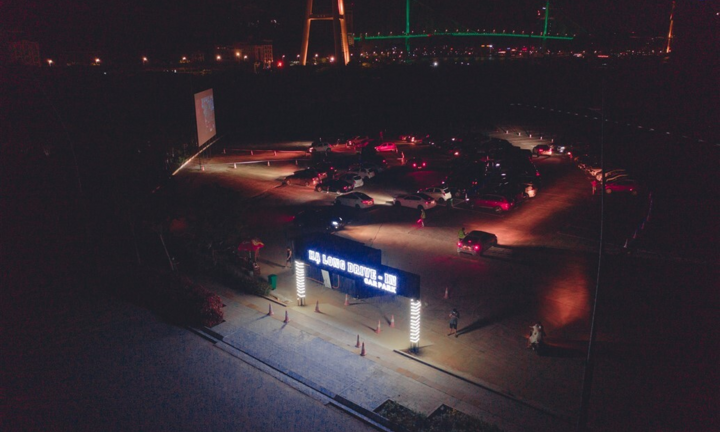 Rạp chiếu phim cho ô tô giảm giá chỉ còn 50.000 đồng cho người dân Quảng Ninh