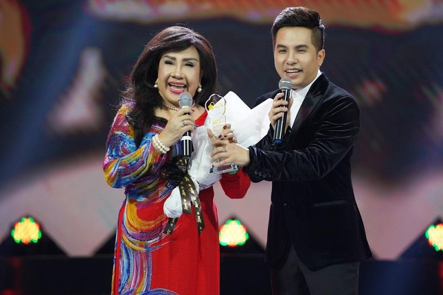 NSND Lệ Thủy tiết lộ cát-sê thời hoàng kim: Hát 5 suất đủ cho con du học 1 năm