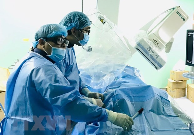 Việt Nam tiếp nhận điều trị khẩn cấp nhân viên Liên hợp quốc mắc COVID-19