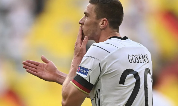 Robin Gosens: 'Lần này, tôi không đổi áo với Ronaldo'
