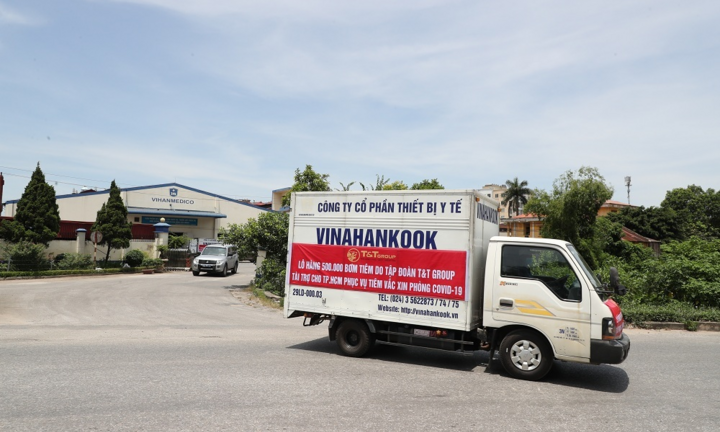 T&T Group 'tiếp sức' 500.000 bộ bơm tiêm vaccine COVID-19 cho TP.HCM