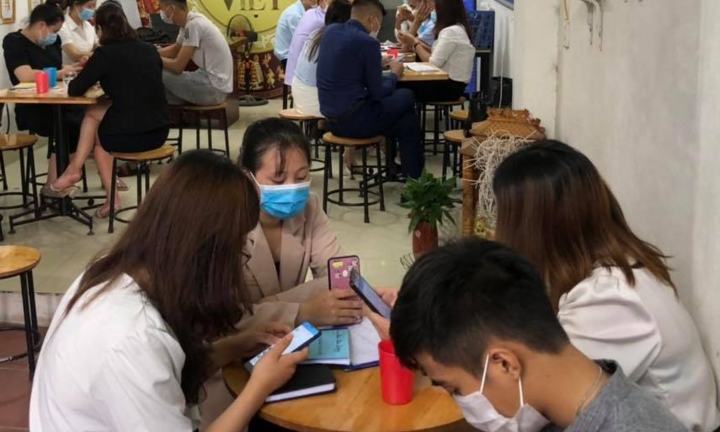 Phạt gần 160 triệu đồng 21 người tụ tập, tư vấn bán hàng đa cấp giữa mùa dịch