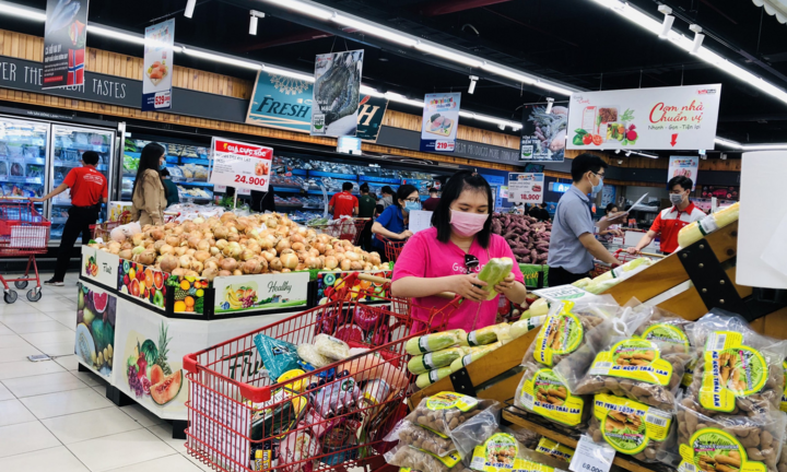 Ảnh: Hàng hóa chất đầy kệ, người Sài Gòn không cần lo thiếu thực phẩm