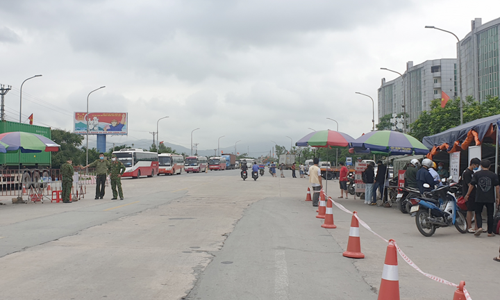 Quảng Ninh khởi tố vụ án làm lây lan dịch bệnh liên quan 2 xe khách 