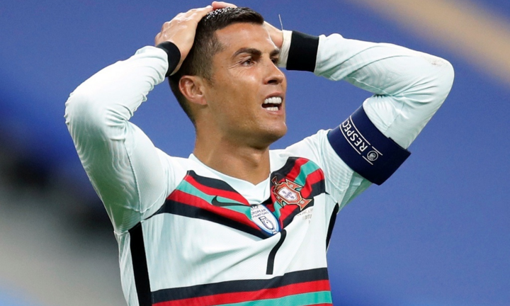 Ronaldo đại hạ giá chỉ còn 25 triệu Bảng