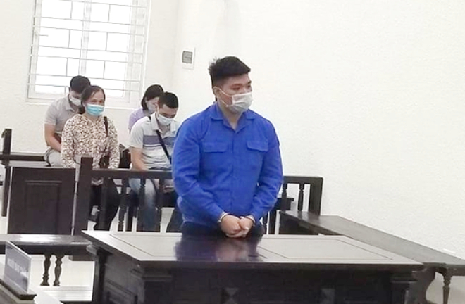 Phạt 30 tháng tù cựu Trung úy công an thử súng làm chết nam sinh viên