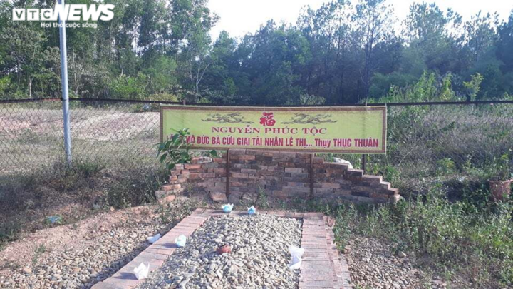 Ảnh: Lăng mộ vợ vua Tự Đức ra sao sau 4 năm bị san phẳng làm bãi đậu xe? 