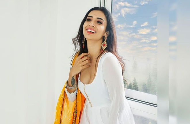 Dự tiệc ma túy, diễn viên, người mẫu Ấn Độ bị bắt