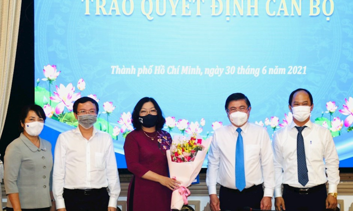 TP.HCM bổ nhiệm cùng lúc 61 lãnh đạo của 16 quận